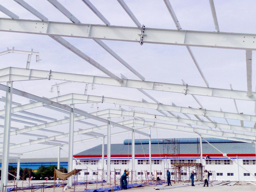 Lắp đặt khung nhà xưởng mái tôn