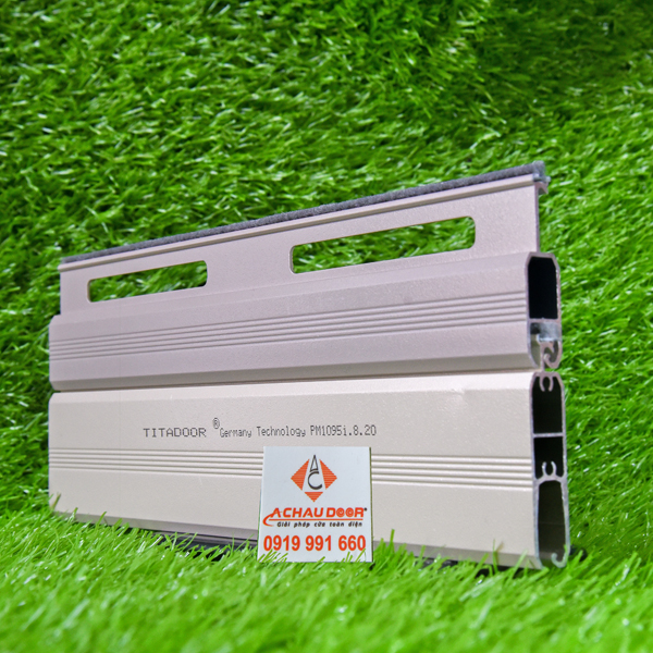 Cửa Cuốn Đức Khe Thoáng Titadoor PM1095i 1 cửa cuốn đức titadoor pm1095i giá rẻ nhất