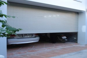 Đổi mã khóa cửa cuốn