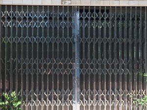 Cửa Kéo Inox 304 Có Lá