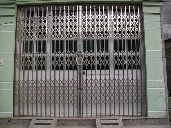 cửa kéo inox không lá