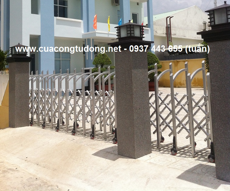 Cổng xếp inox CV-04