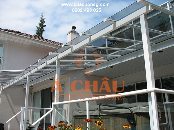 Thi công mái che kính cường lực lấy sáng đẹp, hiện đại