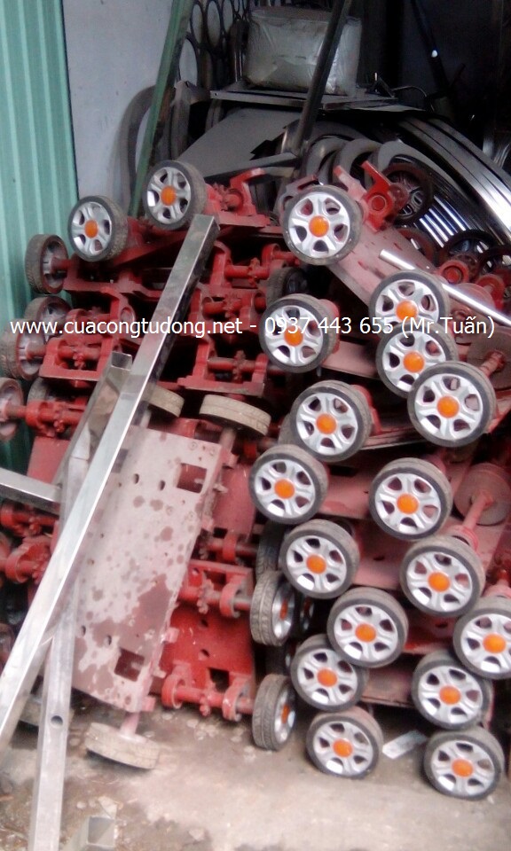 Cung cấp và thay thế bánh xe cửa cổng xếp 6 Bánh xe cổng xếp 4