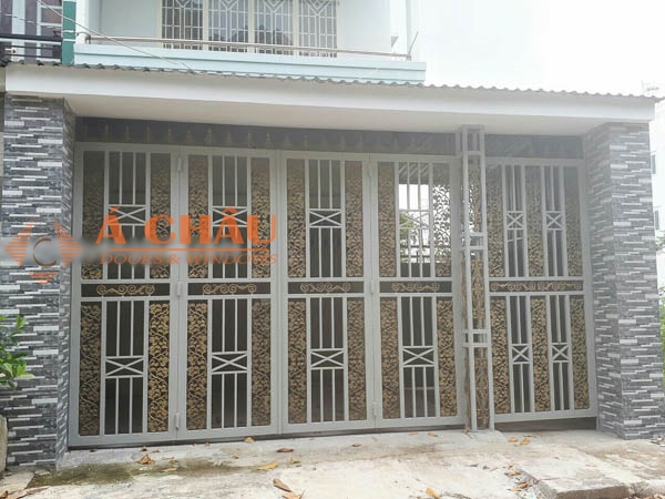 cửa cổng sắt 4 cánh đẹp