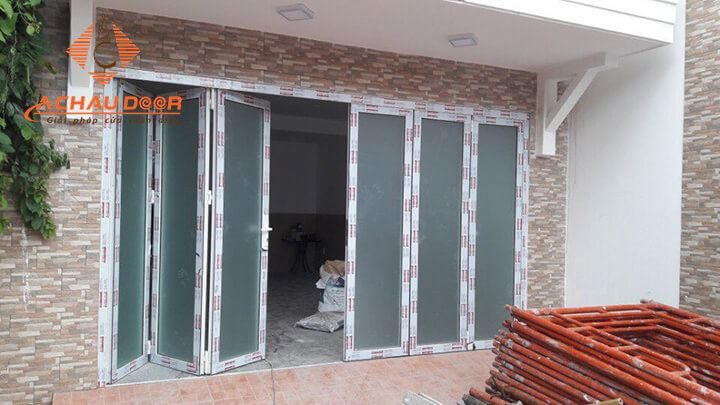 Thi công cửa nhôm xingfa 4 cánh