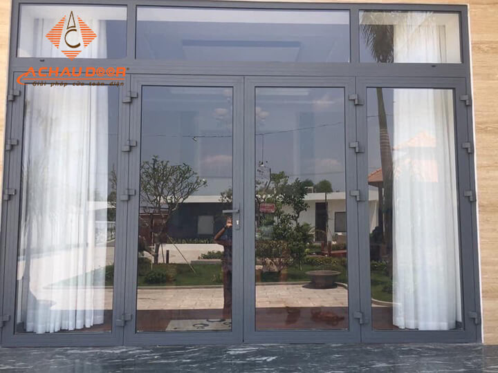 Cửa đi mở quay 4 cánh nhôm Xingfa nhập khẩu 12 Cửa nhôm kính 4 cánh