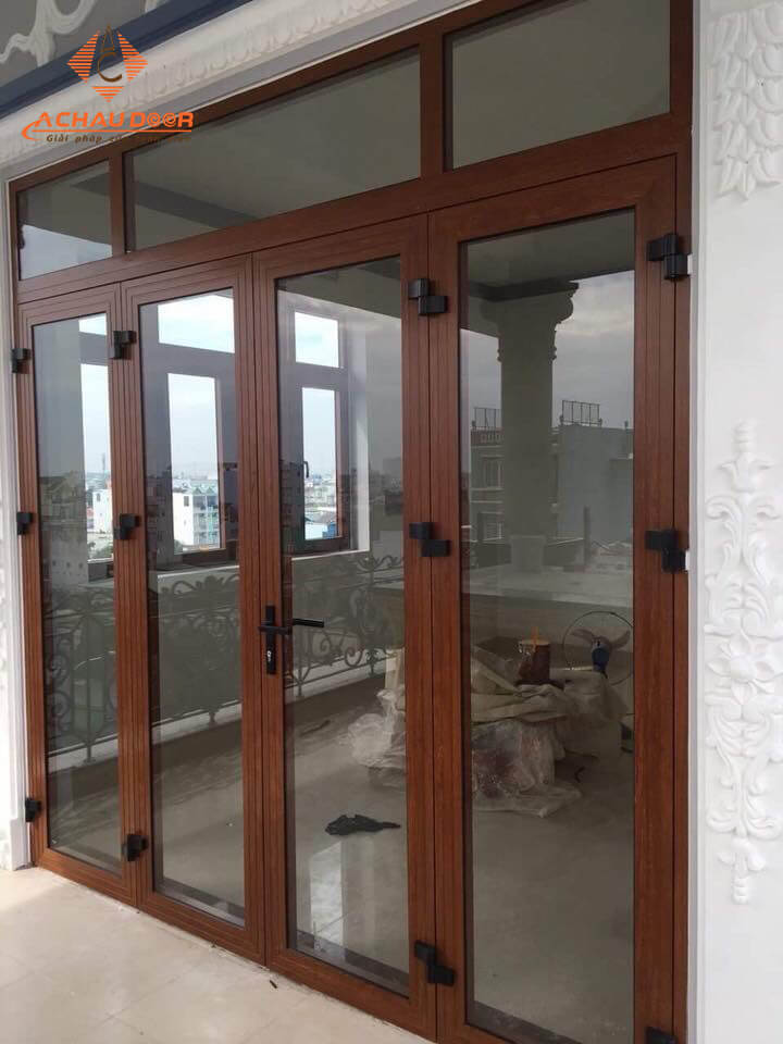 Cửa đi mở quay 4 cánh nhôm Xingfa nhập khẩu 15 Mẫu cửa đi 4 cánh nhôm kính màu nâu
