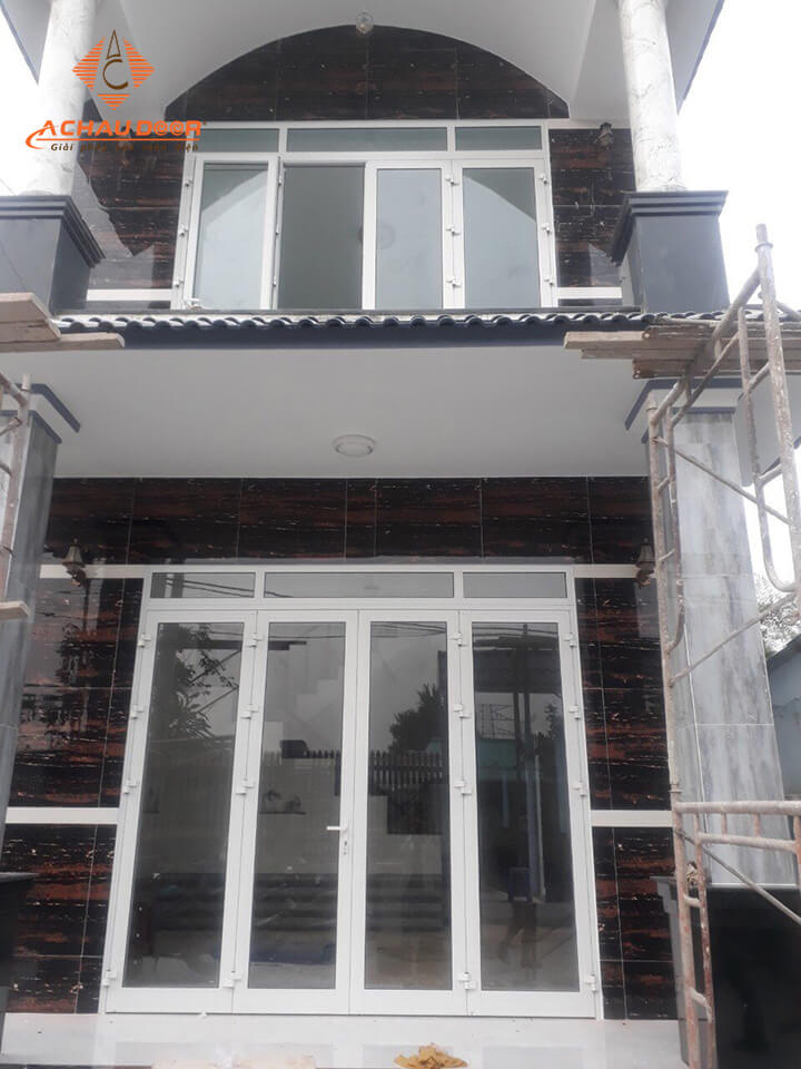 Cửa đi mở quay 4 cánh nhôm Xingfa nhập khẩu 18 Cửa nhôm xingfa 4 cánh màu trắng