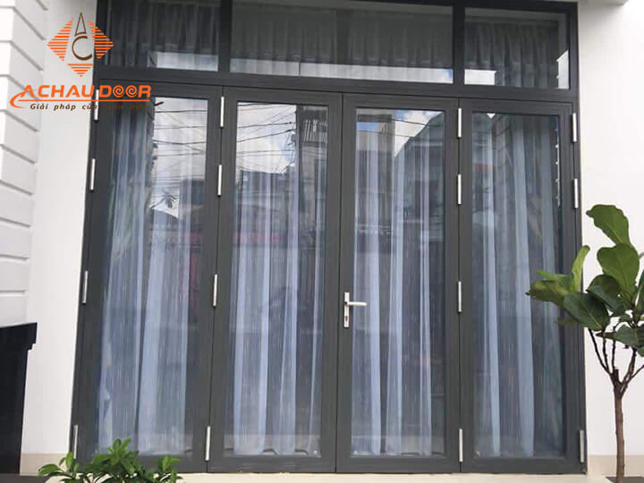 cửa 4 cánh nhôm xingfa đẹp