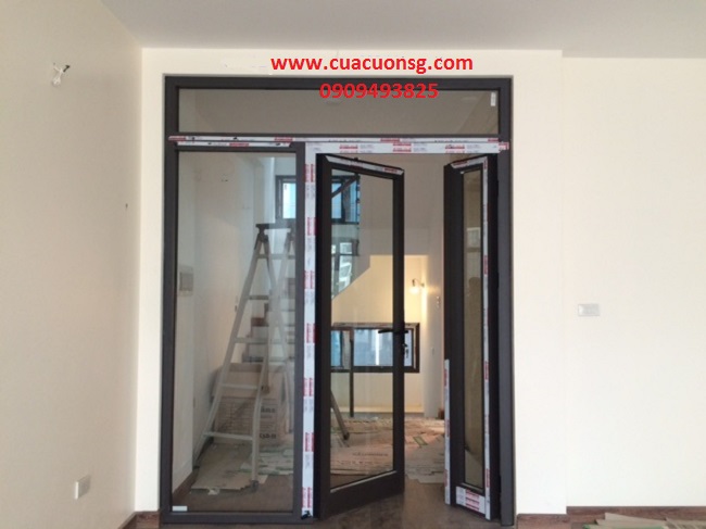 Cửa nhôm Xingfa 2 cánh kết hợp với vách kính