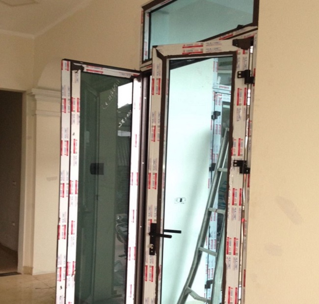 Cửa đi nhôm Xingfa 2 cánh mở quay cao cấp nhập khẩu chính hãng