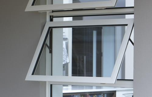 giá cửa sổ nhôm kính cường lực hiệu Xingfa