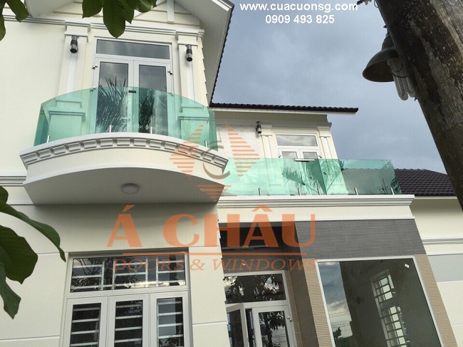 các mẫu cửa nhôm đẹp nhà biệt thự