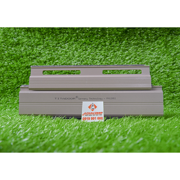 Cửa Cuốn Đức Khe Thoáng Titadoor PM1295i 3 cửa cuốn đức titadoor pm1295i giá rẻ nhất