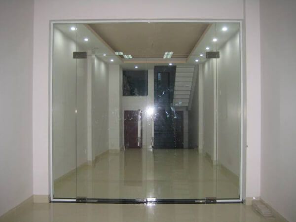 cửa thủy lực dành cho lối đi