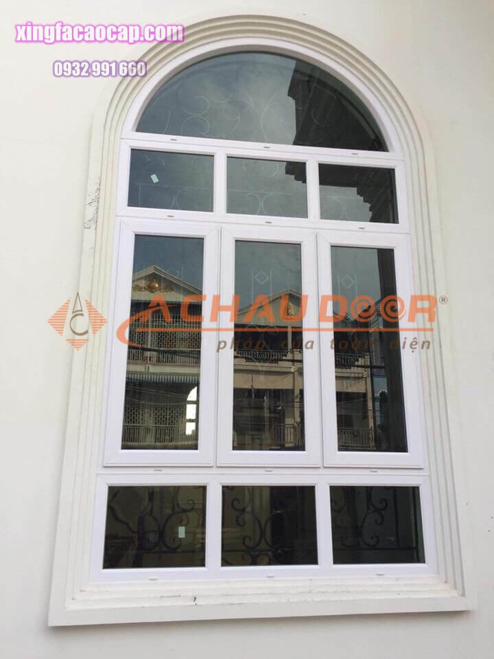 10 mẫu cửa nhôm Xingfa uốn vòm đẹp và sang trọng 6 cửa sổ mở quay nhôm xingfa màu trắng