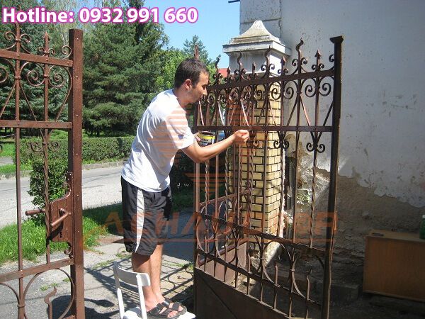 cách sơn cửa sắt mới cũ