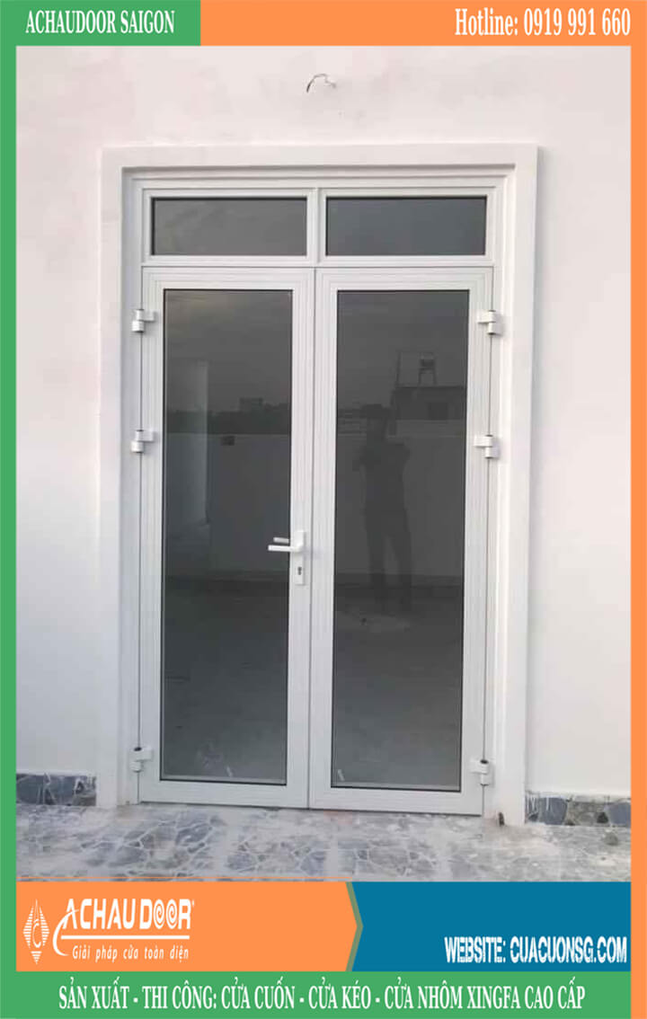 cửa chính 2 cánh nhôm kính