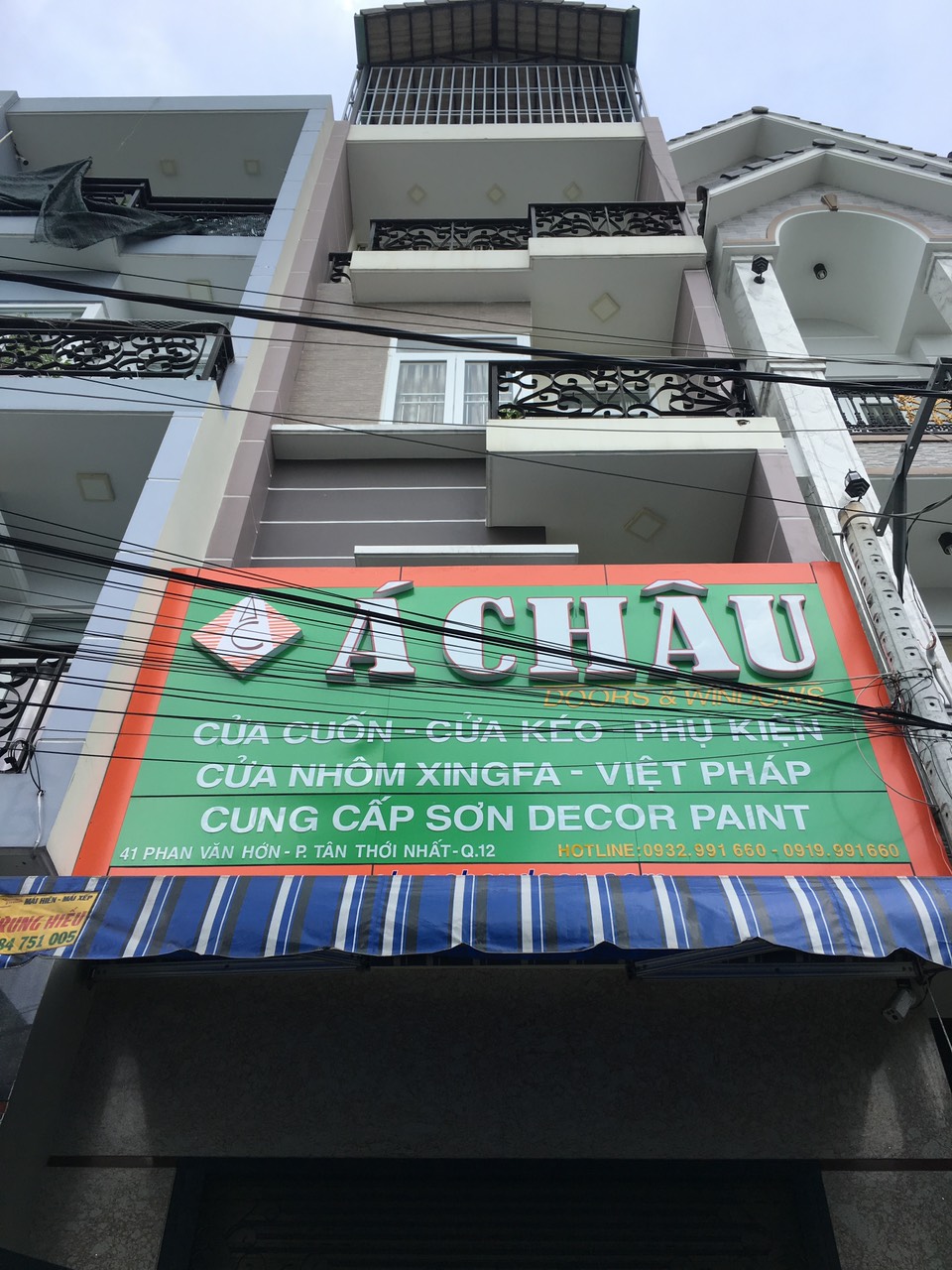 Xưởng Sản Xuất Cửa Cuốn Á Châu 4 showroom