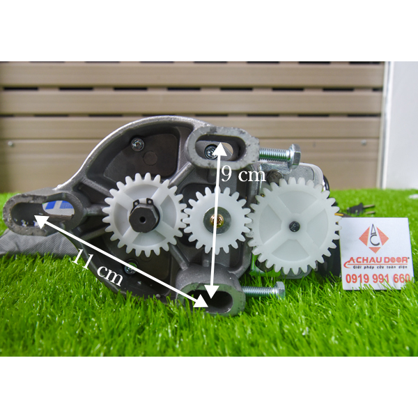 Đáy Motor cửa cuốn JG 3 chân 600kg HT600B