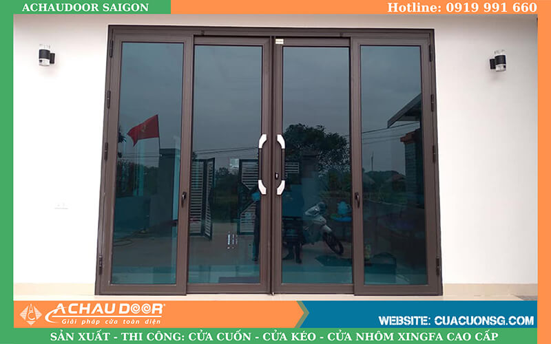 cửa trượt quay 4 cánh nhôm kính