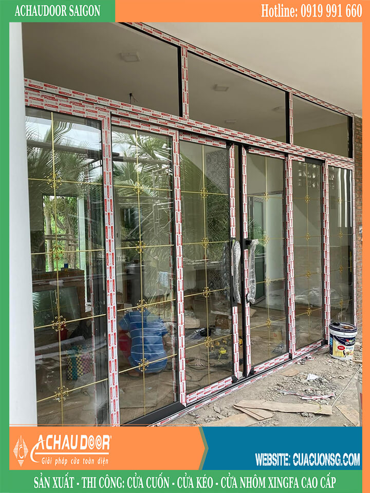 mẫu cửa trượt quay nhôm kính đẹp