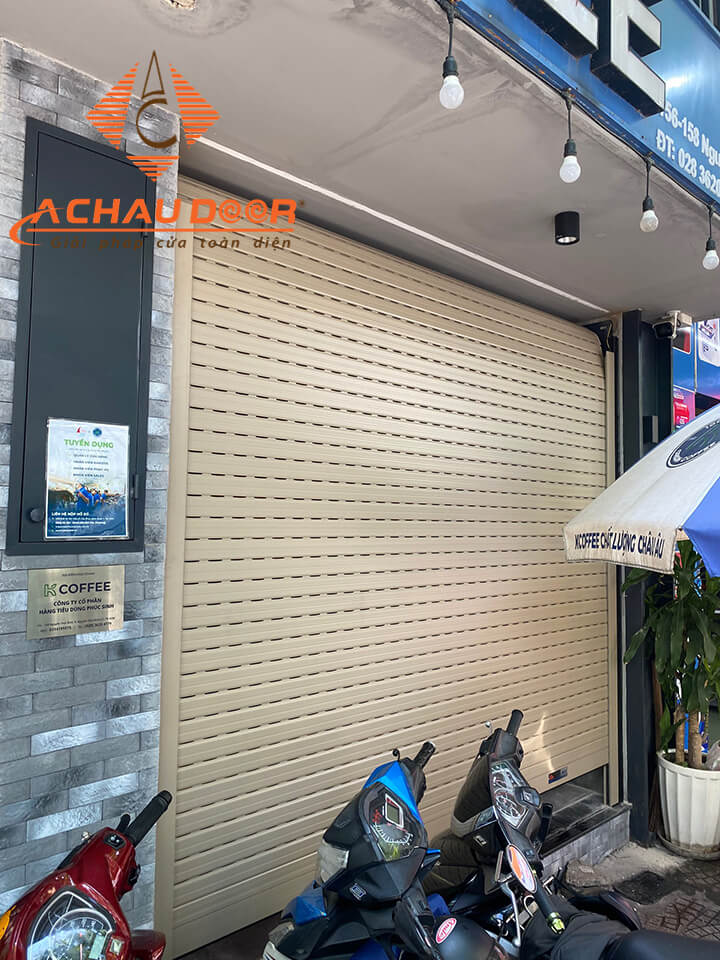 cửa cuốn có khe thoáng