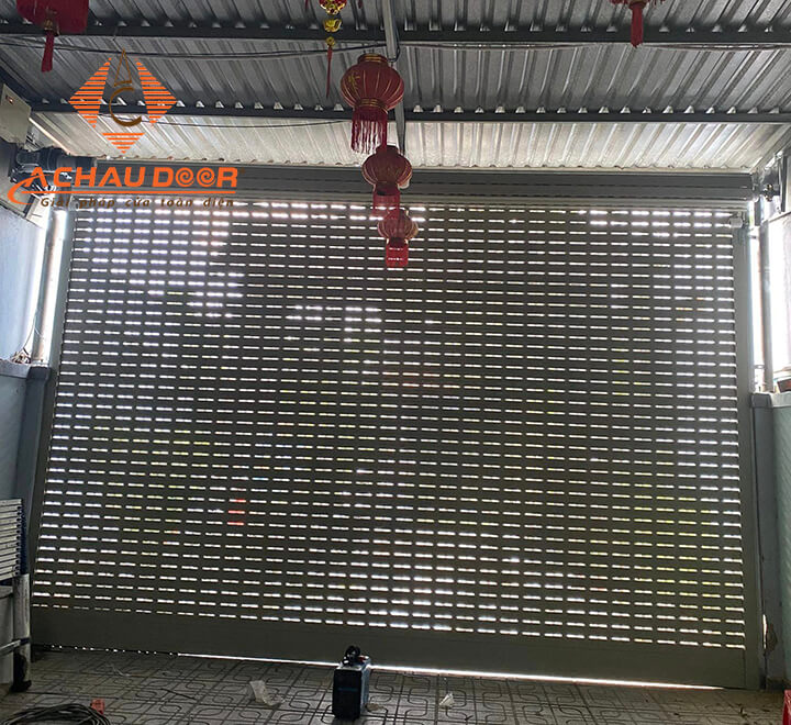 cửa cuốn có lỗ thoáng