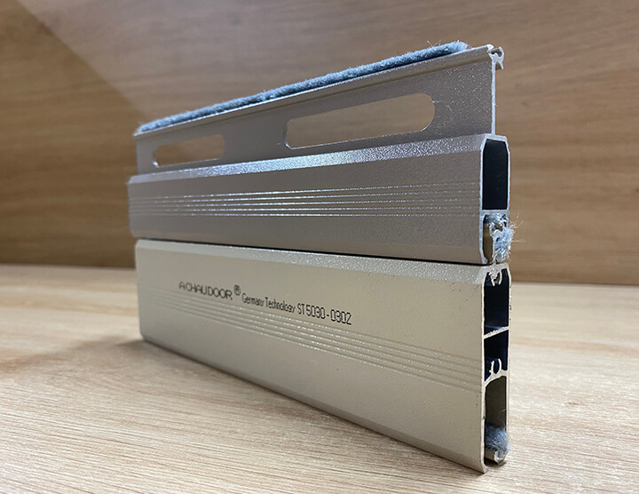 Cửa Cuốn Đức Khe Thoáng Achaudoor ST5030 3 Cửa Cuốn Đức Khe Thoáng Achaudoor ST5030