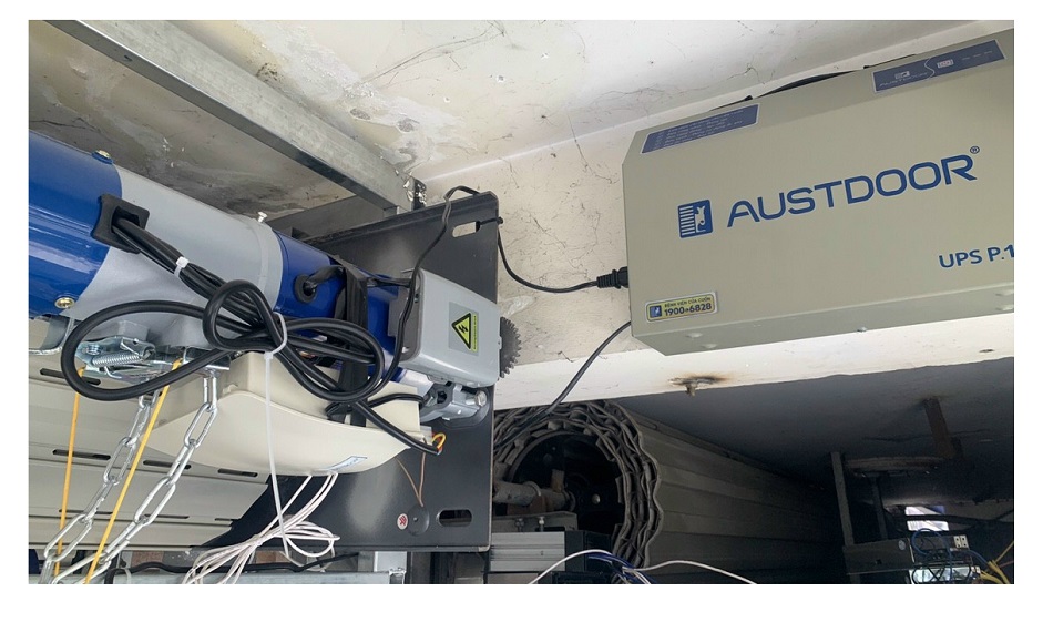 Bộ lưu điện cửa cuốn Austdoor P1000 9 cach-lap-bo-luu-dien-p1000