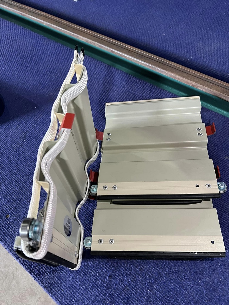 cua-cuon-tam-lien-chong-bao-boodoor