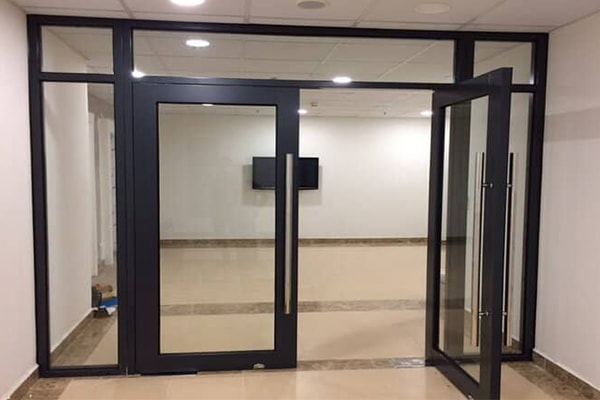 Cửa nhôm chống cháy - Giải pháp bảo vệ an toàn tuyệt đối cho gia đình và doanh nghiệp 1 Cửa nhôm chống cháy