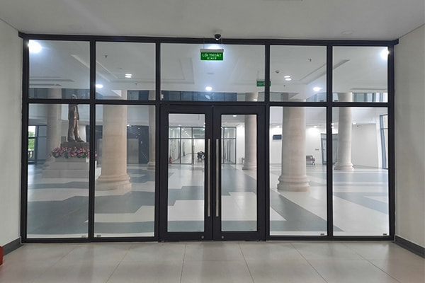 Kính chống cháy - Ứng dụng và báo giá mới nhất 2 Kính chống cháy