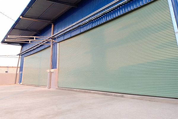 Báo giá hấp dẫn mới nhất về cửa cuốn siêu trường 4 Cửa cuốn siêu trường