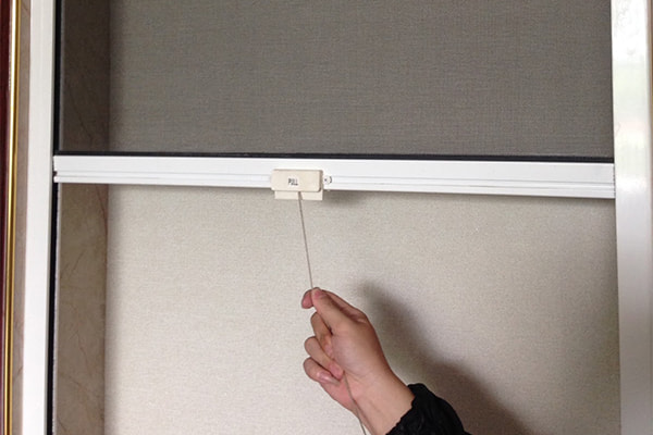 Báo giá hấp dẫn nhất về cửa lưới chống muỗi tự cuốn dọc 4 Cửa lưới chống muỗi tự cuốn dọc