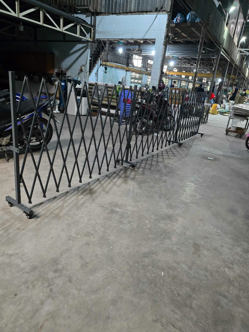 Hàng rào xếp kéo tay gọn nhẹ, tiện lợi mới nhất năm 2025 12 Hàng rào xếp kéo tay