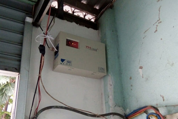 Báo giá hấp dẫn nhất về bộ lưu điện cửa cuốn 800W 2 Bộ lưu điện cửa cuốn 800W
