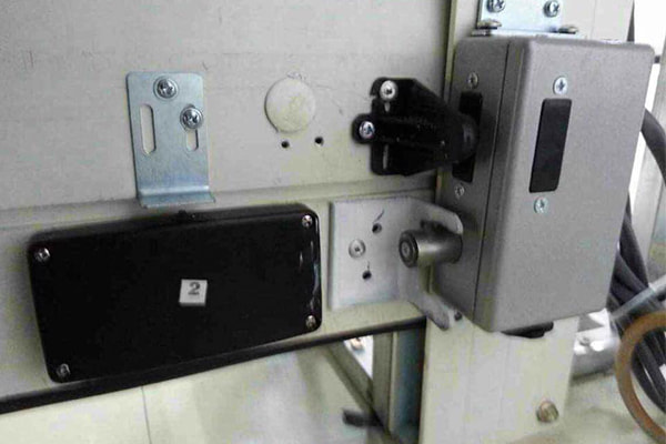 Cách lắp đảo chiều cửa cuốn nhanh chóng và hiệu quả tại Á Châu Door 3 Cách lắp đảo chiều cửa cuốn