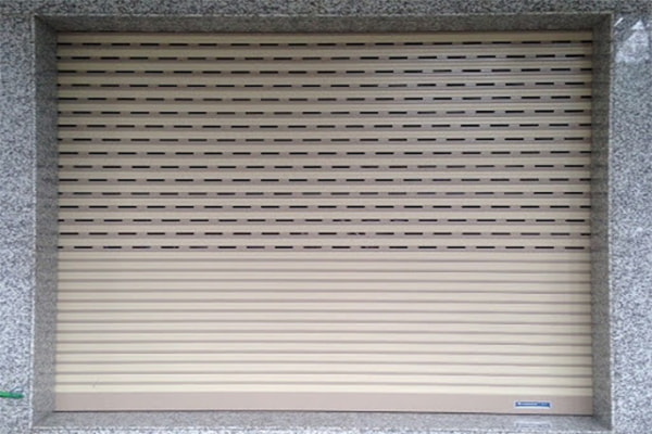 Báo giá hấp dẫn và mới nhất nhất về cửa cuốn Austdoor khe thoáng 5 Cửa cuốn Austdoor khe thoáng