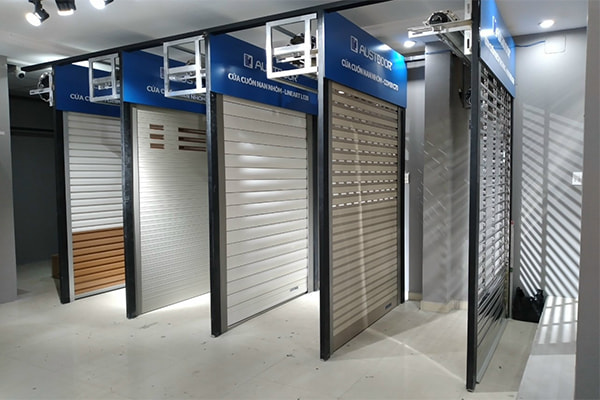 So sánh cửa cuốn Austdoor và Bossdoor tại Á Châu Door 1 Cửa cuốn Austdoor