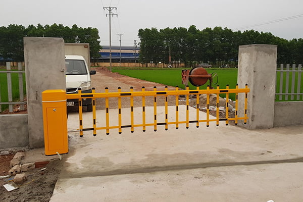 Báo giá hấp dẫn nhất về cổng barie điện tại Á Châu Door 3 Cổng barie điện