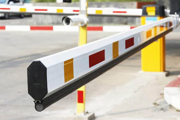 Báo giá hấp dẫn nhất về cổng barie điện tại Á Châu Door 4 Cổng barie điện