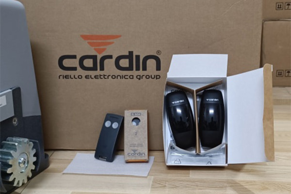 Thông tin chi tiết về cổng tự động Cardin được phân phối tại Á Châu Door 4 Cổng tự động Cardin