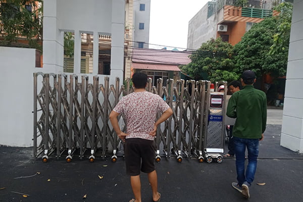 Dịch vụ sửa chữa cổng xếp điện tại tp Hồ Chí Minh, Hà Nội và toàn quốc 1 Sửa chữa cổng xếp điện