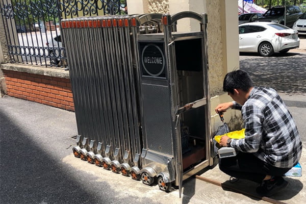 Cổng xếp inox Đài Loan giá rẻ 3 sua chua cong xep dien mo ta 03 1