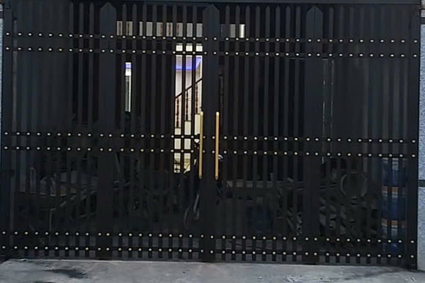 Cập nhật các mẫu cổng sắt hiện đại và đơn giản nhất năm 2025 4 Cổng sắt hiện đại