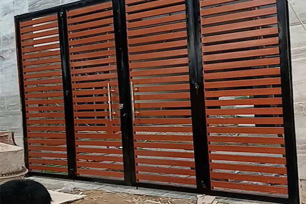Khám phá các mẫu cổng sắt nan gỗ thời thượng và hiện đại nhất ngày nay 10 Cổng sắt nan gỗ