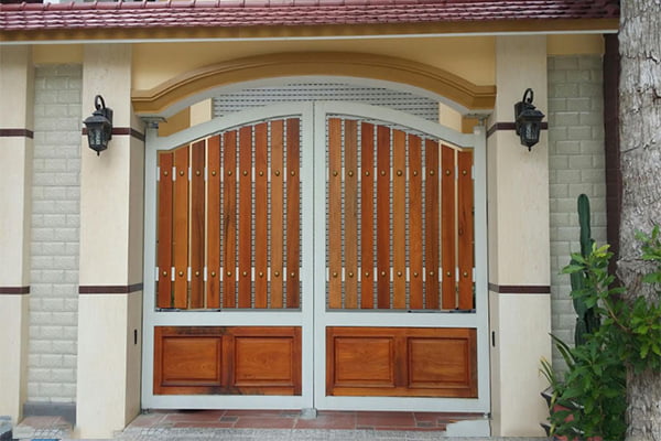 Khám phá các mẫu cổng sắt nan gỗ thời thượng và hiện đại nhất ngày nay 7 Cổng sắt nan gỗ