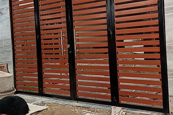 Báo giá hấp dẫn nhất về các mẫu cổng sắt nhà phố phổ biến 8 Cổng sắt nhà phố